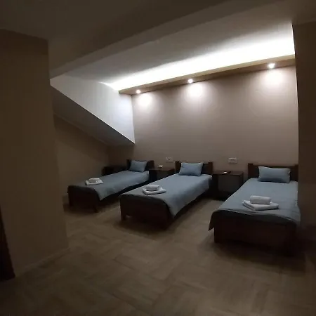 Astra Hotel *